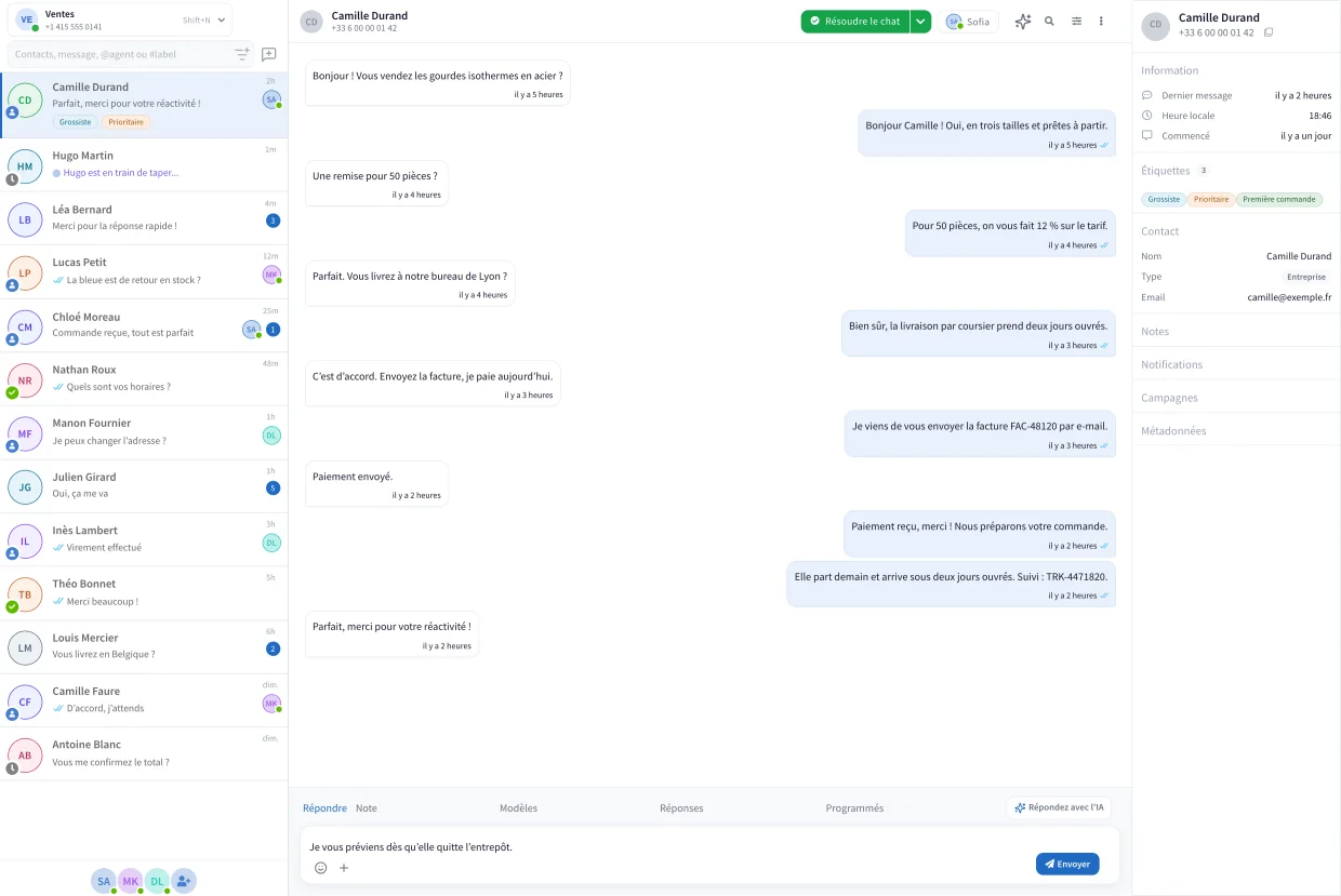 La boîte de réception PulpoChat : la liste des conversations avec leur responsable, une conversation ouverte et la fiche du contact.